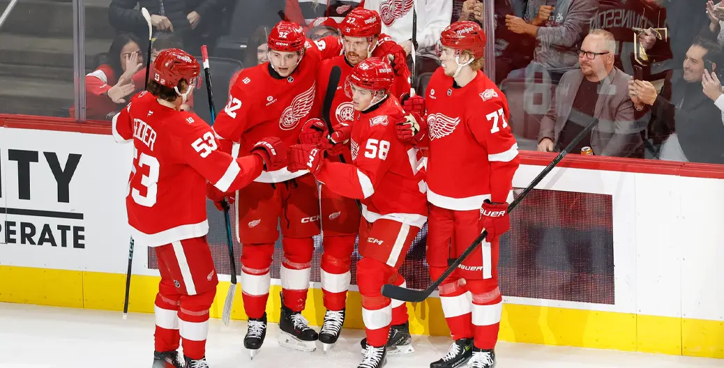 Red-Wings-at-Devils